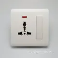 Zócalo multifuncional del interruptor de la luz de la pared eléctrica del Reino Unido